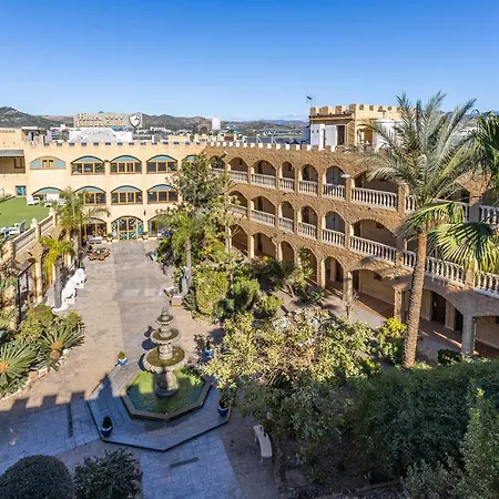 Plaza Del Castillo Hotel