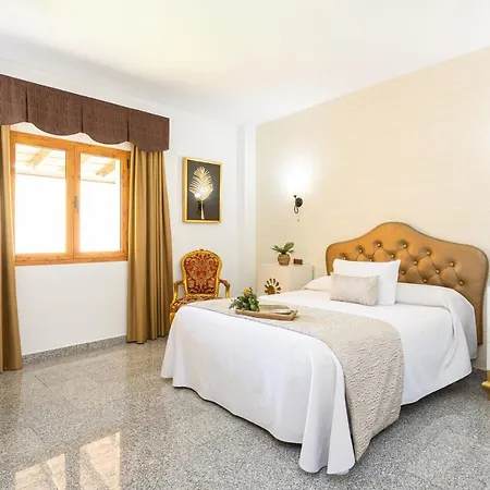 Hotel Plaza Del Castillo 4*