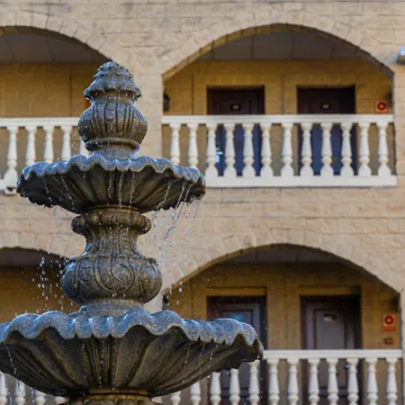 Plaza Del Castillo Hotel