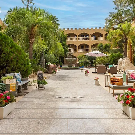 Plaza Del Castillo Hotel 4*