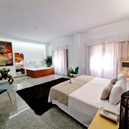 Plaza Del Castillo 4*